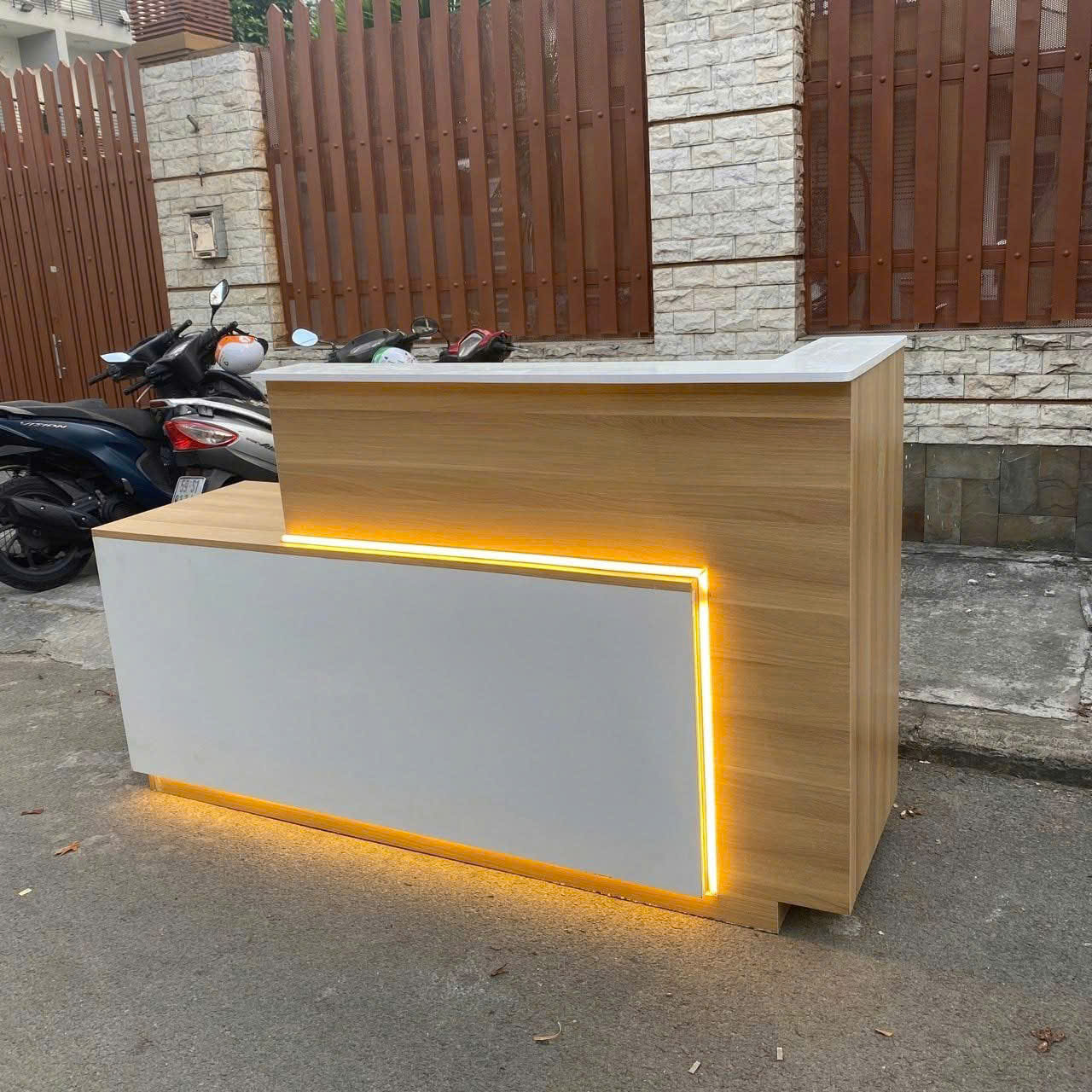 Mẫu thiết kế quầy thu ngân đẹp hiện đại - Mẫu 7