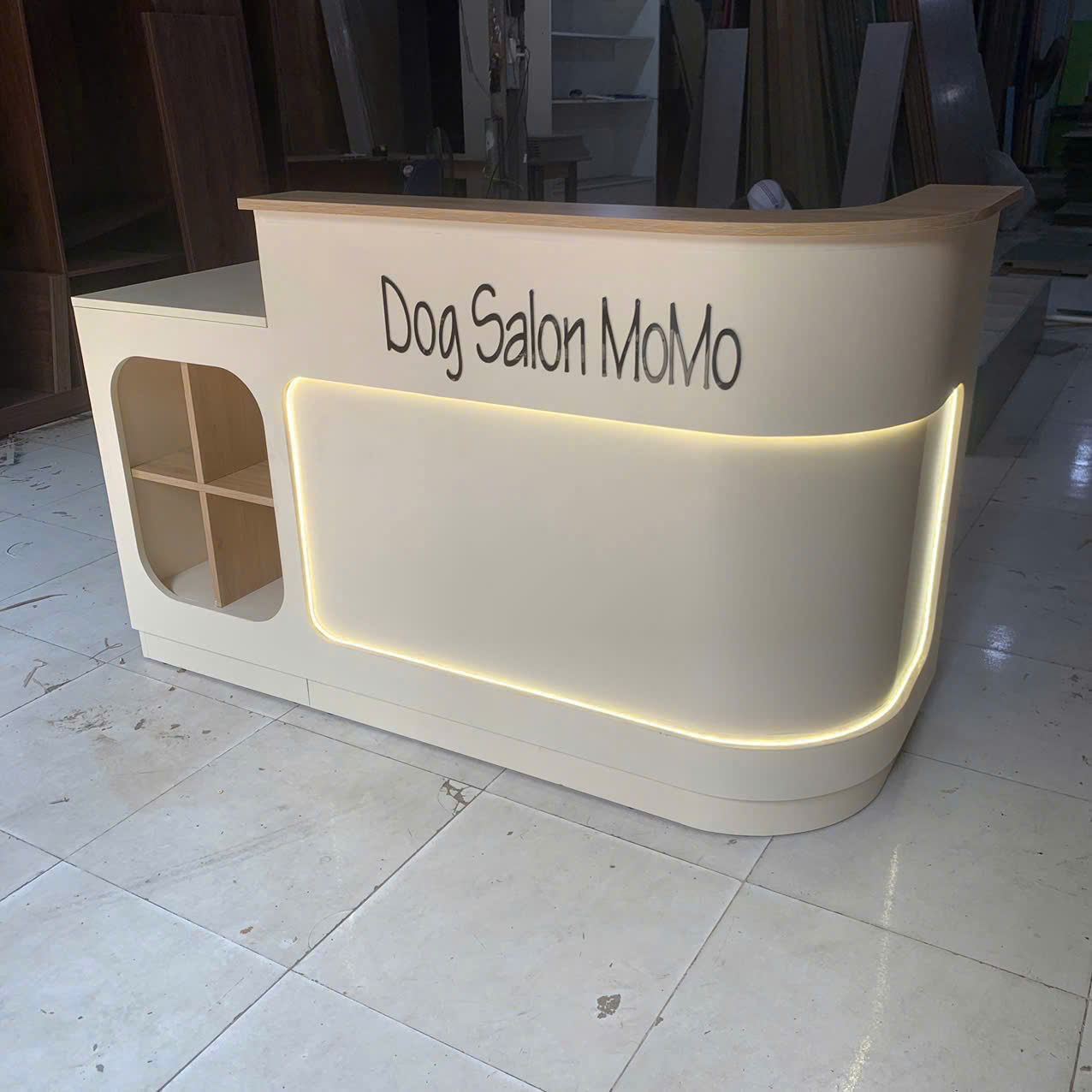 Mẫu thiết kế quầy thu ngân đẹp hiện đại - Mẫu 12