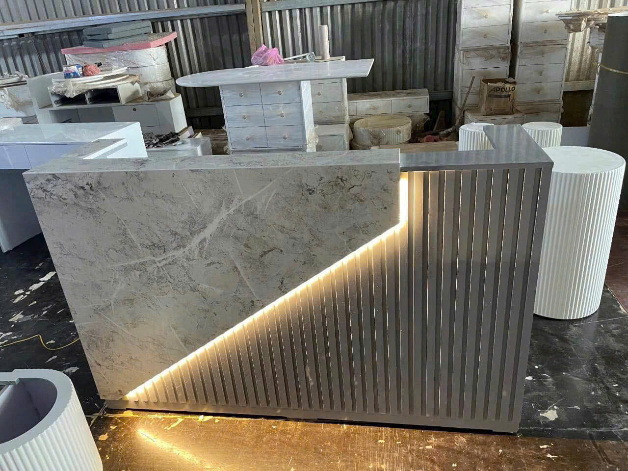 Mẫu thiết kế quầy thu ngân đẹp hiện đại - Mẫu 15